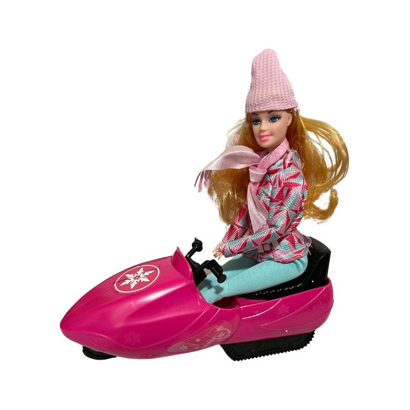 Muñeca Articulada Betty Trineo De Nieve Con Accesorios Fucsia