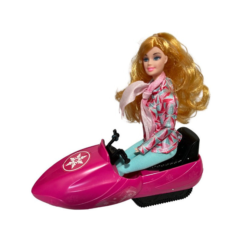 Muñeca Articulada Betty Trineo De Nieve Con Accesorios Fucsia